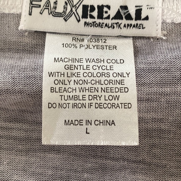 FAUX TUX TEE SIZE L - Picture 9 of 9